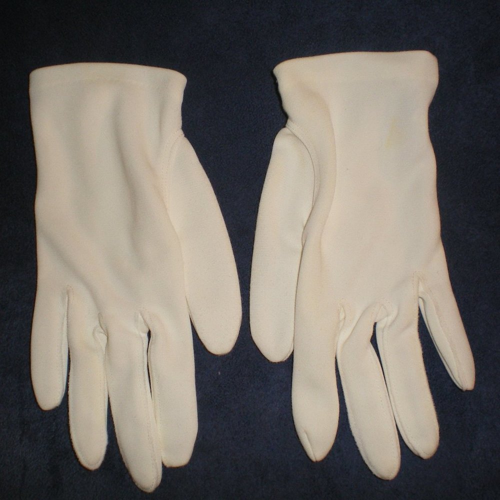 Vintage 1960's Short Classic White Gloves sz 6 #3